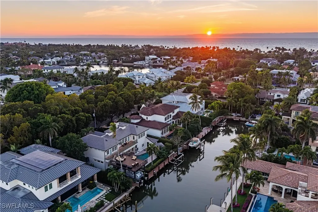 453 18th Avenue S Naples FL 34102