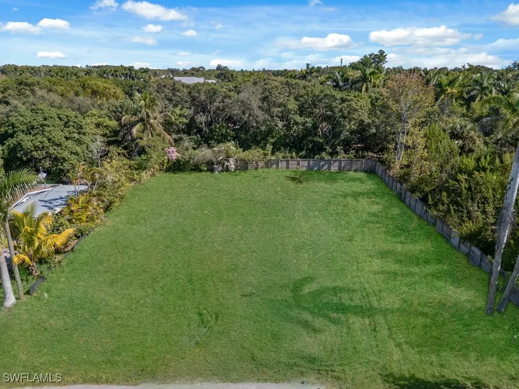 4975 Palmetto Court Naples FL 34112