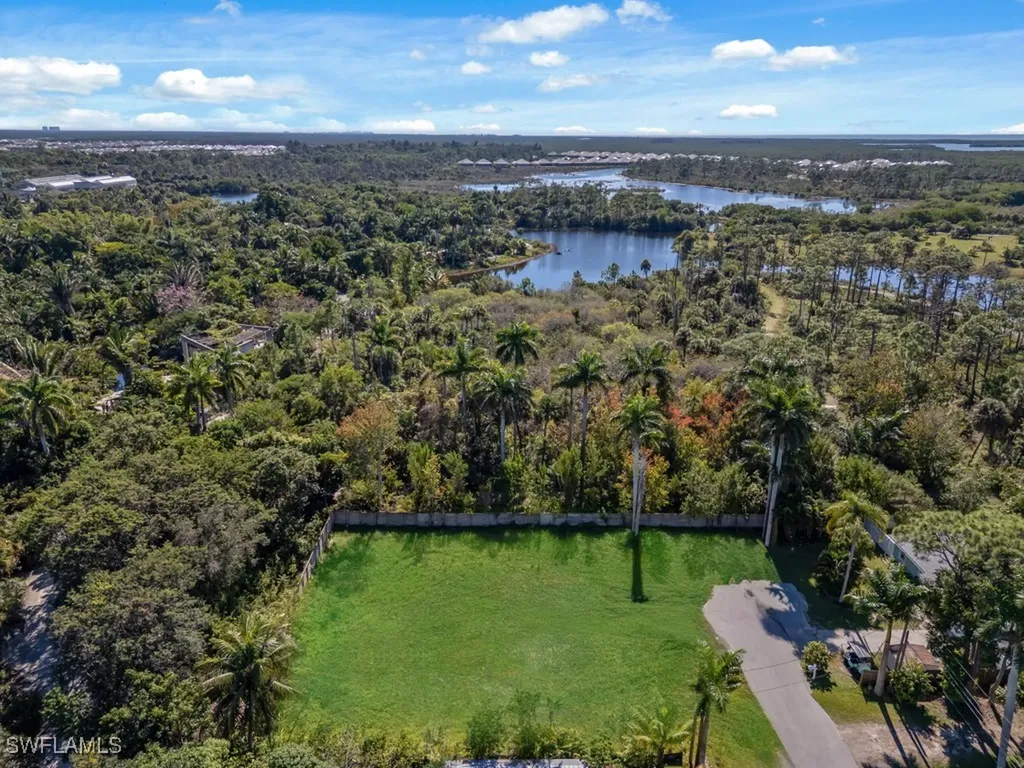 4975 Palmetto Court Naples FL 34112