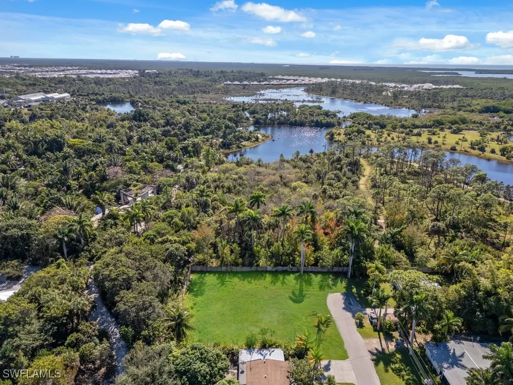 4975 Palmetto Court Naples FL 34112