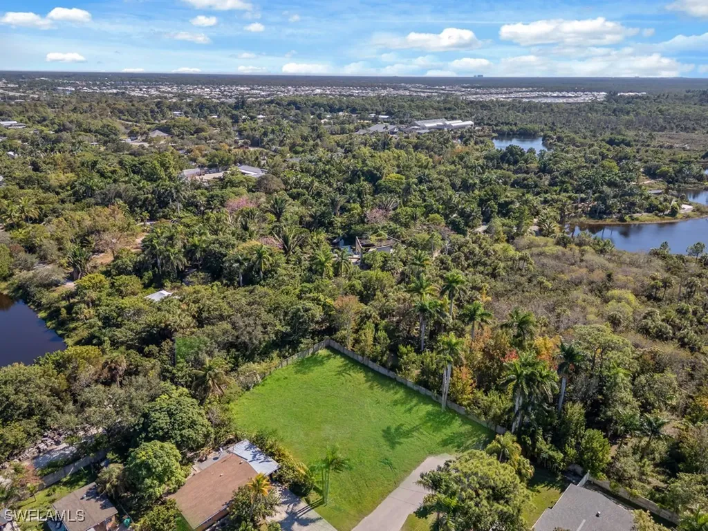 4975 Palmetto Court Naples FL 34112