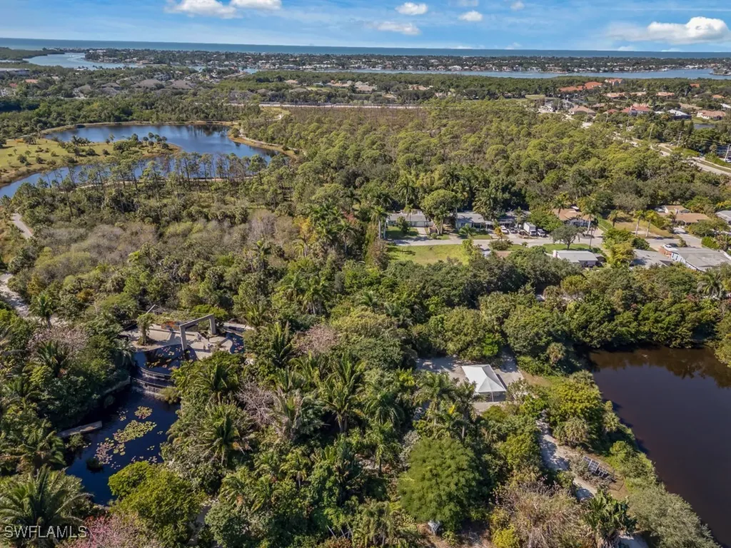 4975 Palmetto Court Naples FL 34112