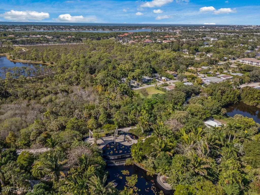 4975 Palmetto Court Naples FL 34112