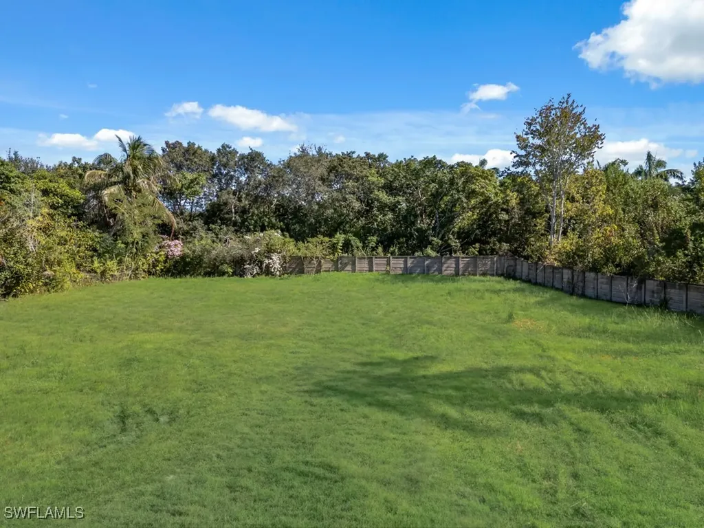 4975 Palmetto Court Naples FL 34112
