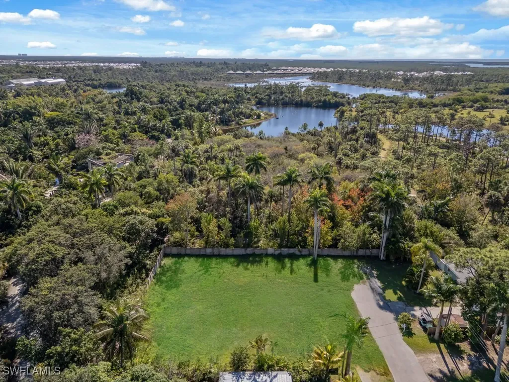 4975 Palmetto Court Naples FL 34112
