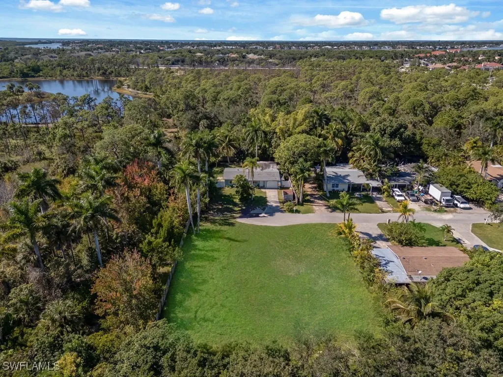 4975 Palmetto Court Naples FL 34112
