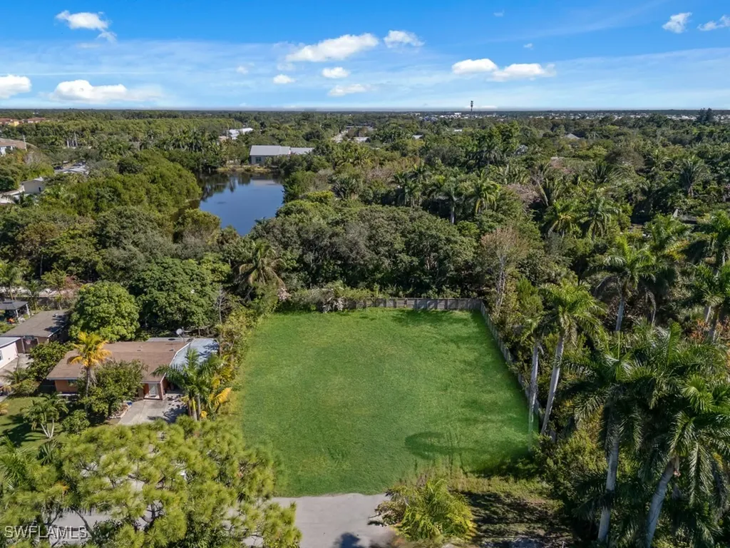 4975 Palmetto Court Naples FL 34112