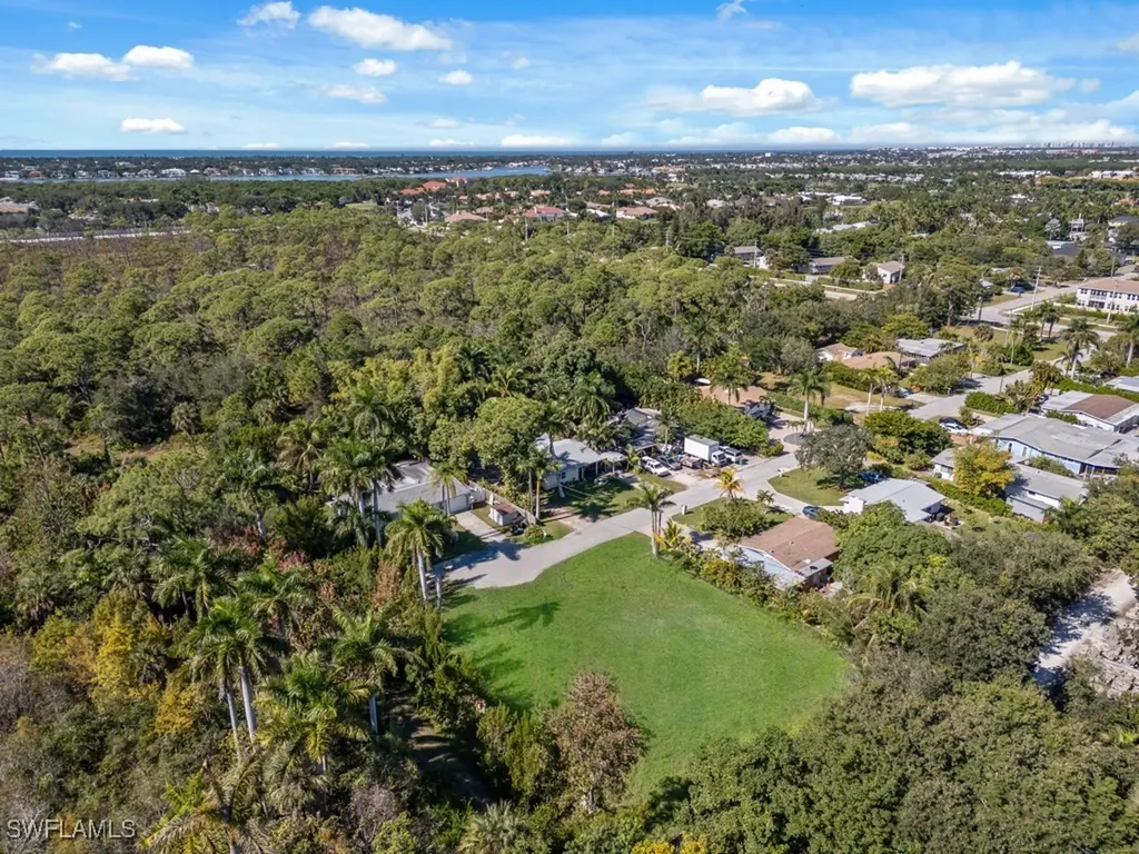 4975 Palmetto Court Naples FL 34112