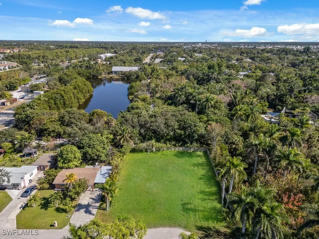 4975 Palmetto Court Naples FL 34112