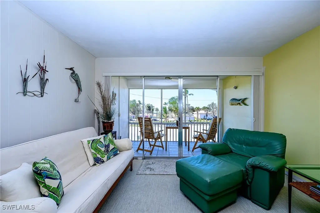 1550 Gulf Shore Boulevard N Naples FL 34102