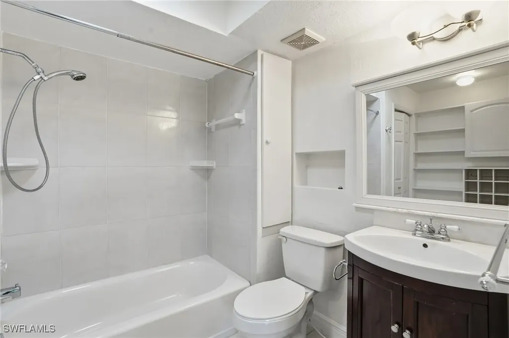 2108 NE 1st Street Cape Coral FL 33909