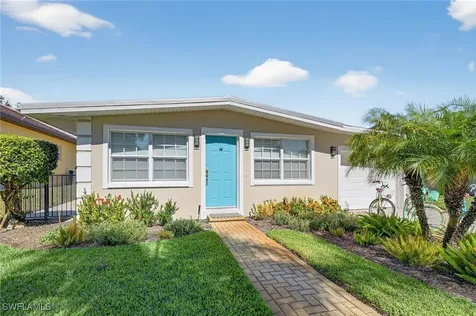 759 92ND Avenue N Naples FL 34108