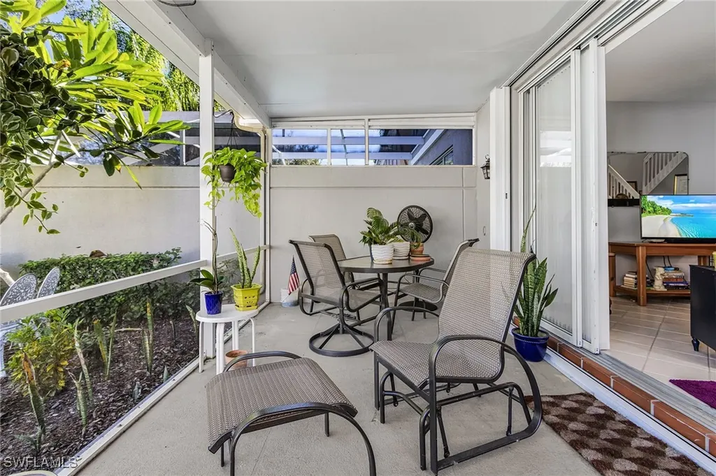 5733 Cove Circle Naples FL 34119