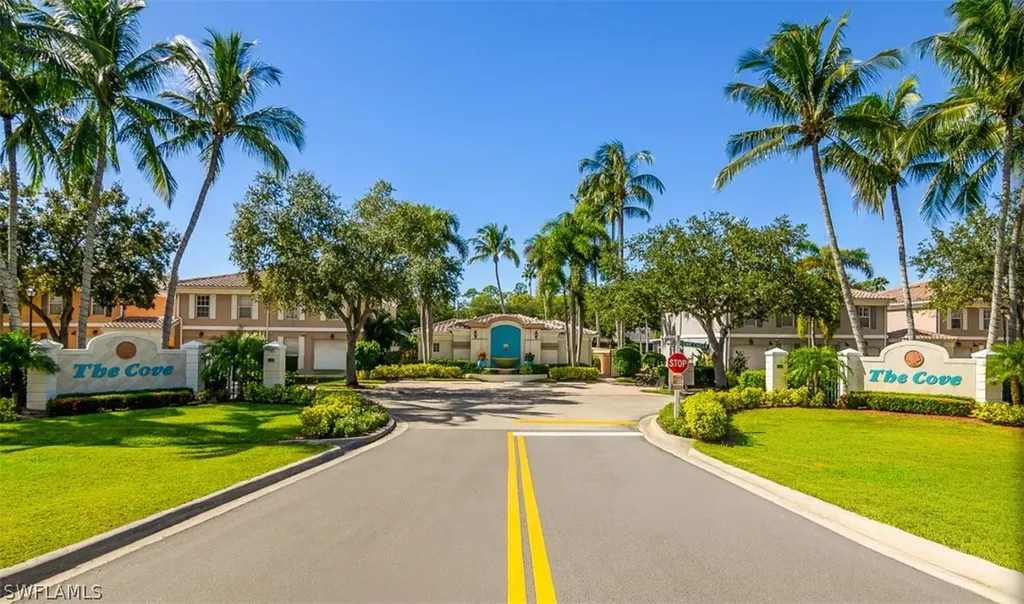 5733 Cove Circle Naples FL 34119