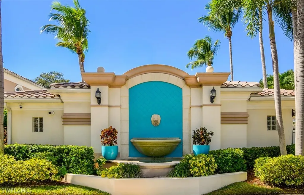 5733 Cove Circle Naples FL 34119