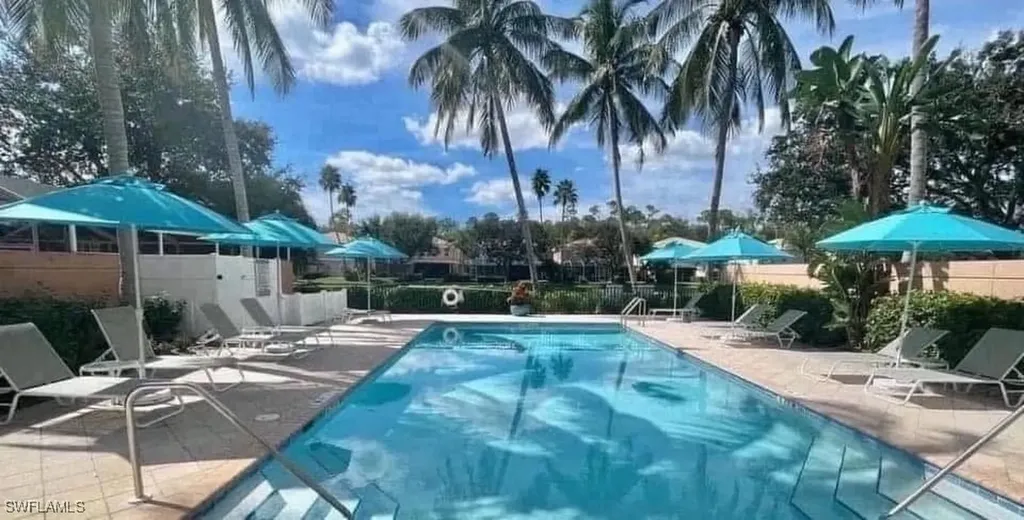 5733 Cove Circle Naples FL 34119