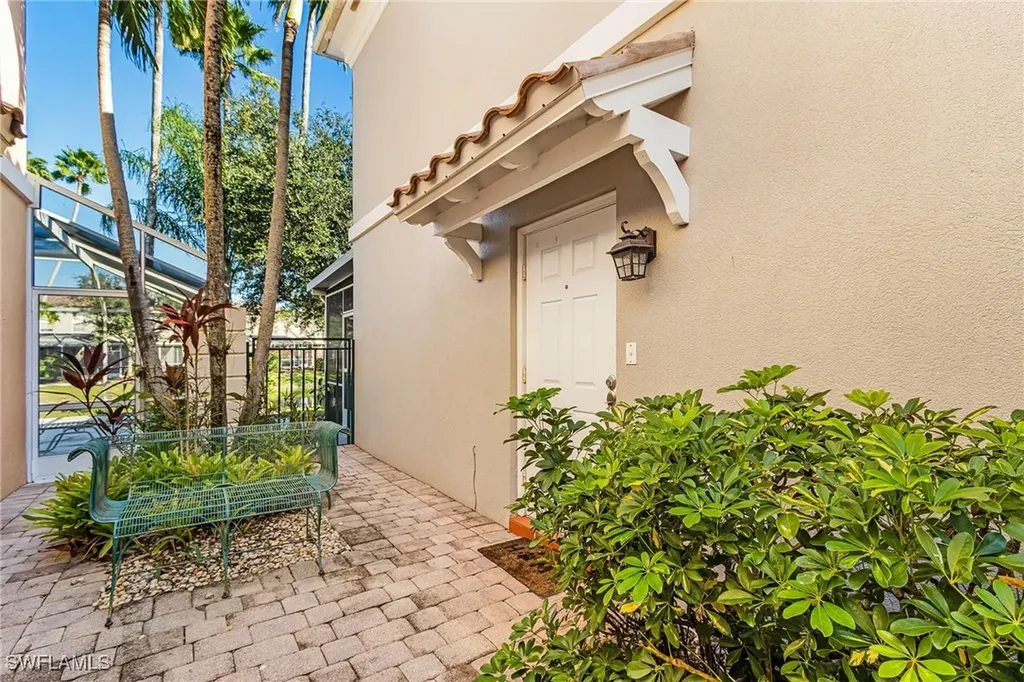 5733 Cove Circle Naples FL 34119