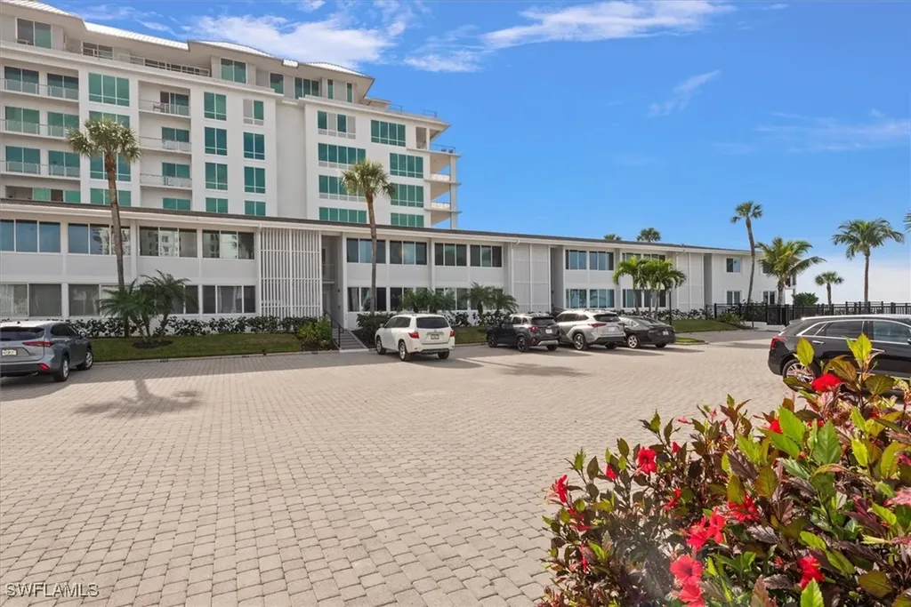 1065 Gulf Shore Boulevard N Naples FL 34102