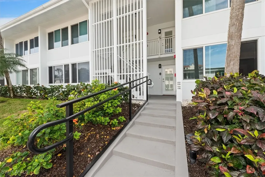 1065 Gulf Shore Boulevard N Naples FL 34102
