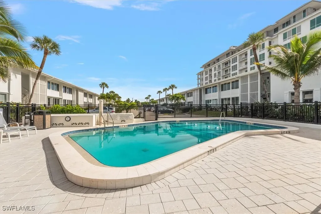 1065 Gulf Shore Boulevard N Naples FL 34102
