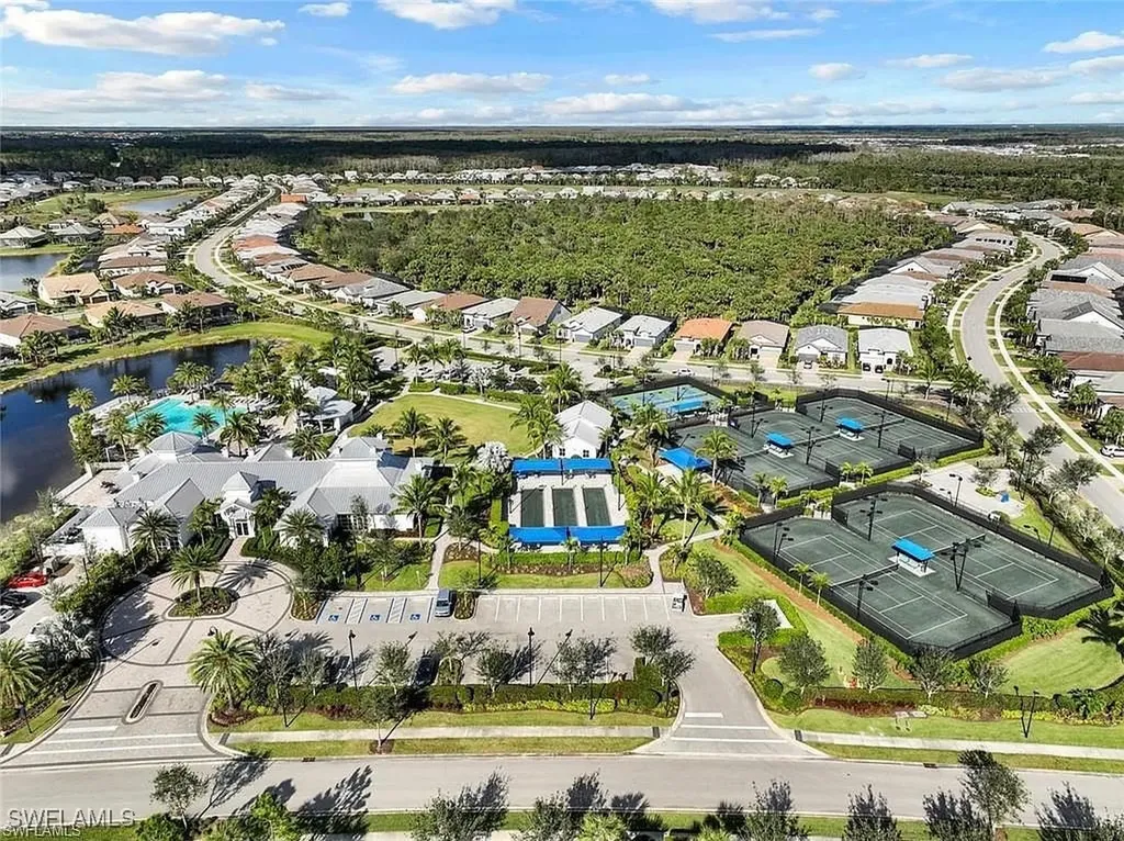 9418 Greyhawk Trail Naples FL 34120