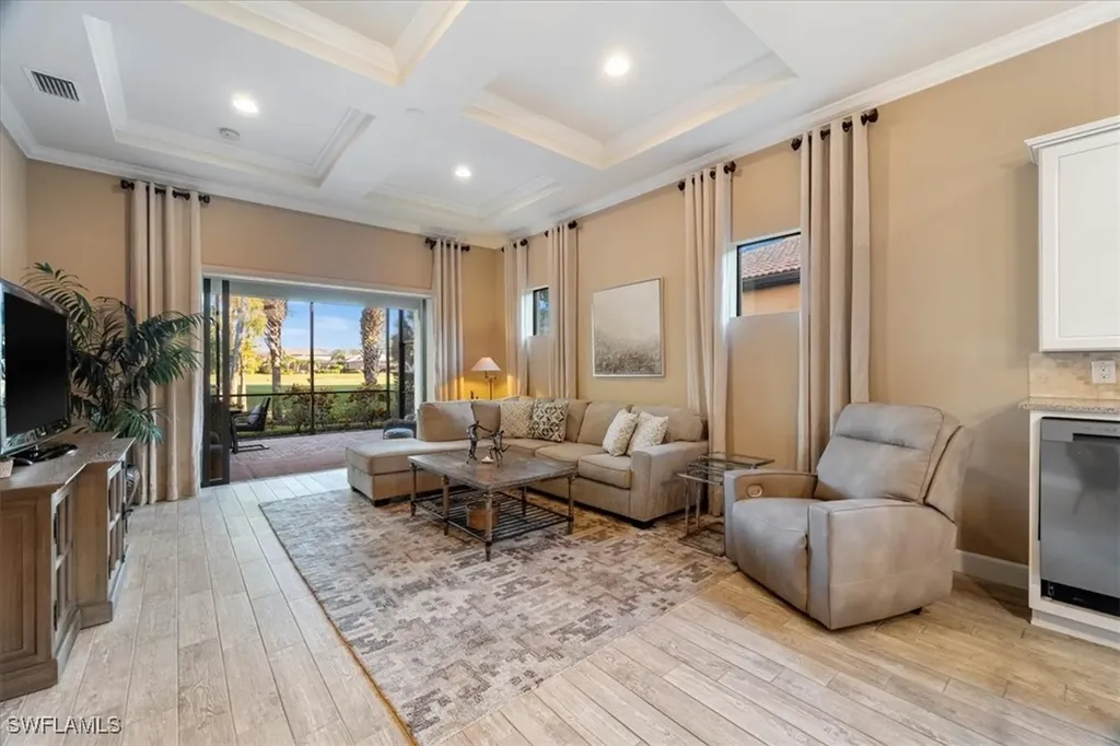 9418 Greyhawk Trail Naples FL 34120