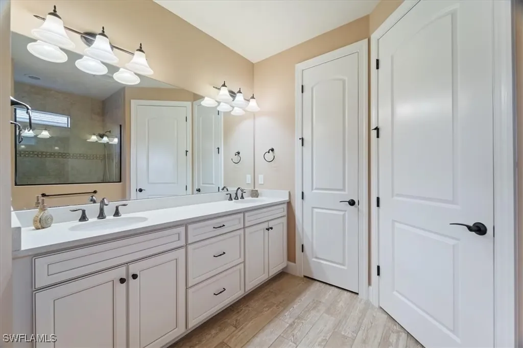 9418 Greyhawk Trail Naples FL 34120