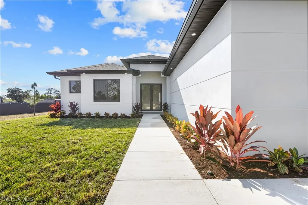 2664 43rd Avenue NE Naples FL 34120