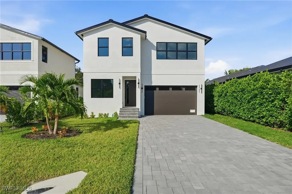 2727 Van Buren Avenue Naples FL 34112