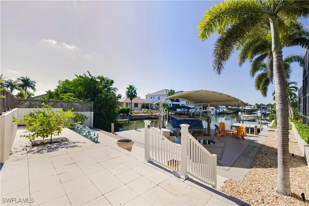 494 Seabee Avenue Naples FL 34108