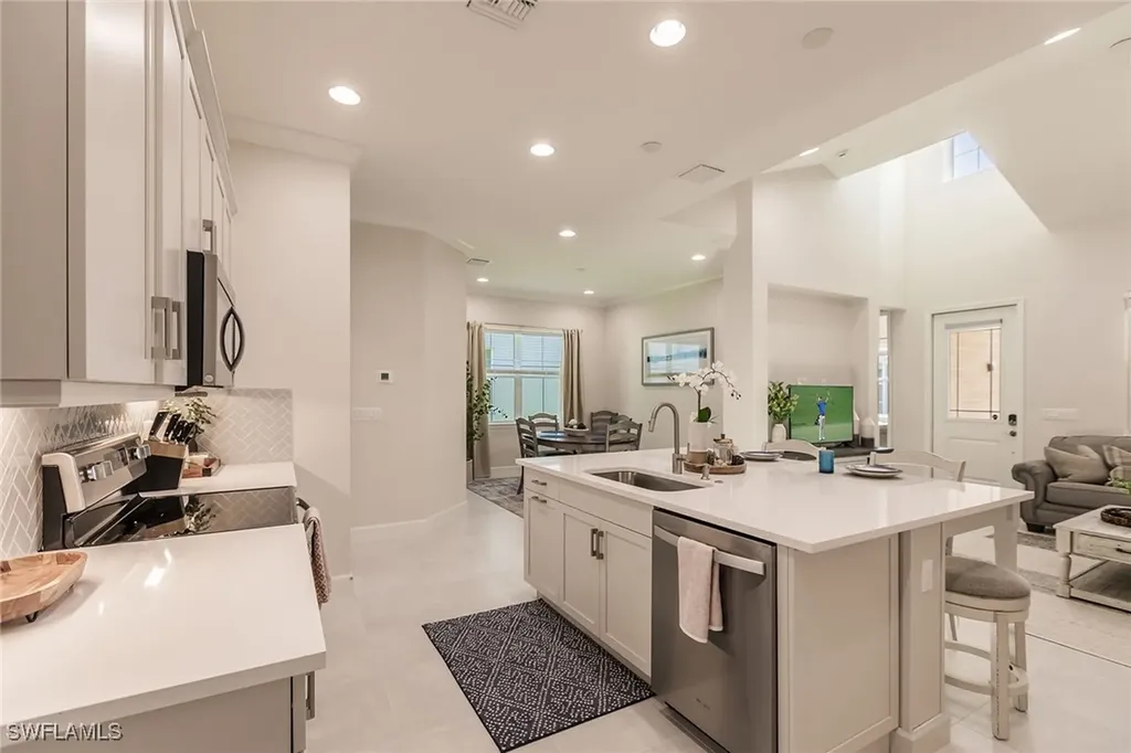 7263 Cayo Coco Lane Naples FL 34113