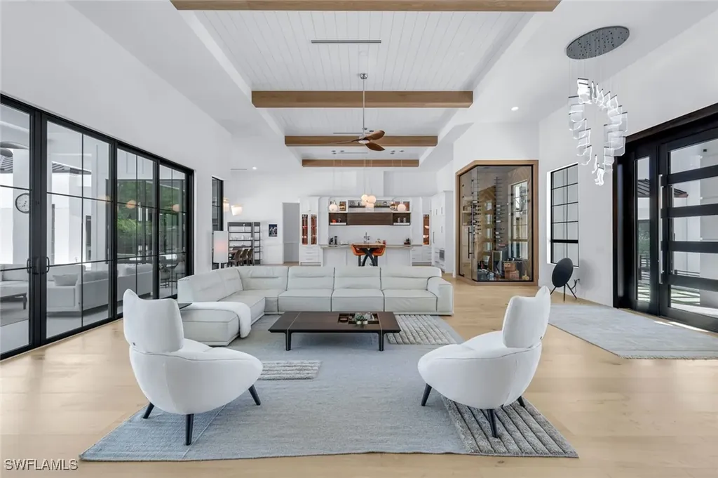 6677 Hunters Road Naples FL 34109