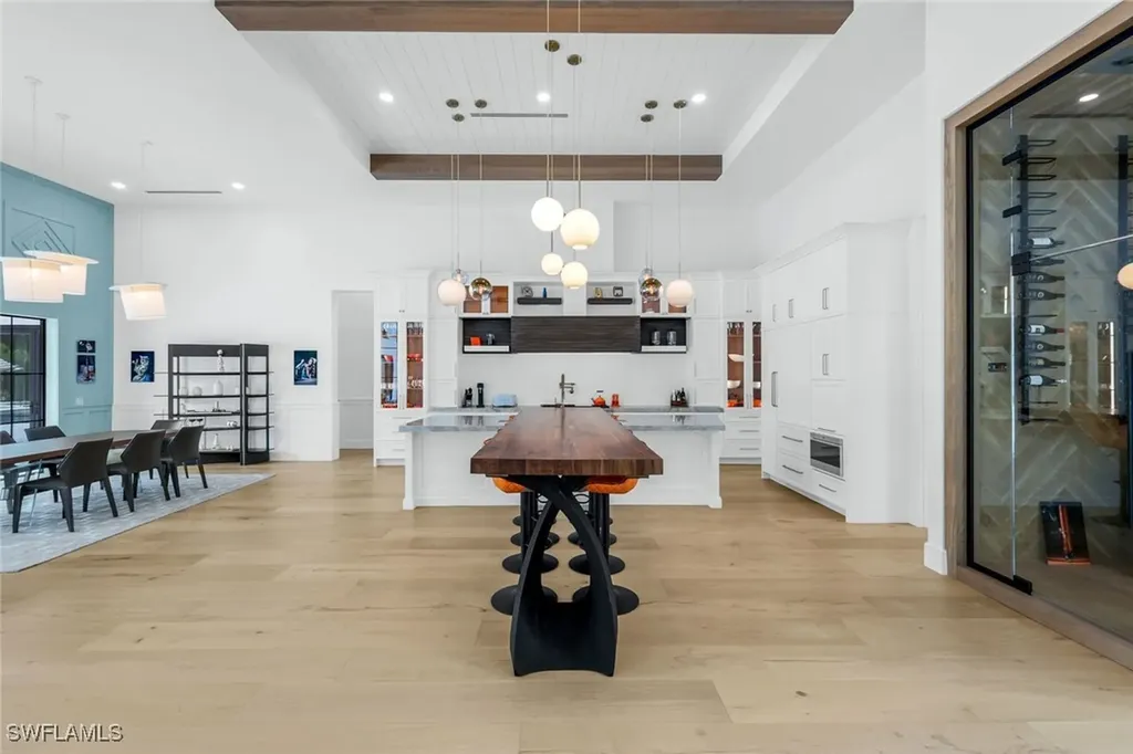 6677 Hunters Road Naples FL 34109