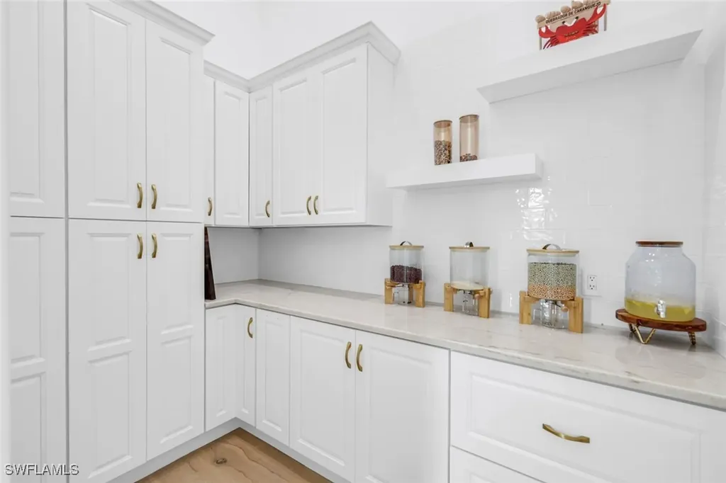 6677 Hunters Road Naples FL 34109