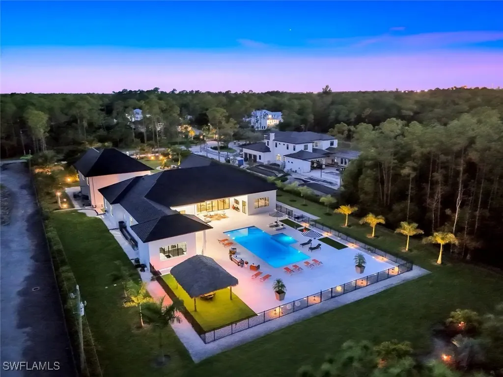 6677 Hunters Road Naples FL 34109