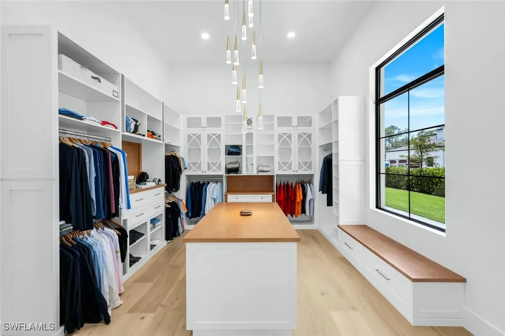 6677 Hunters Road Naples FL 34109