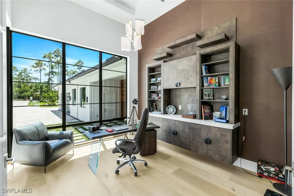 6677 Hunters Road Naples FL 34109