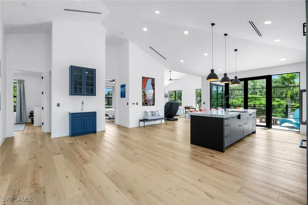 6677 Hunters Road Naples FL 34109