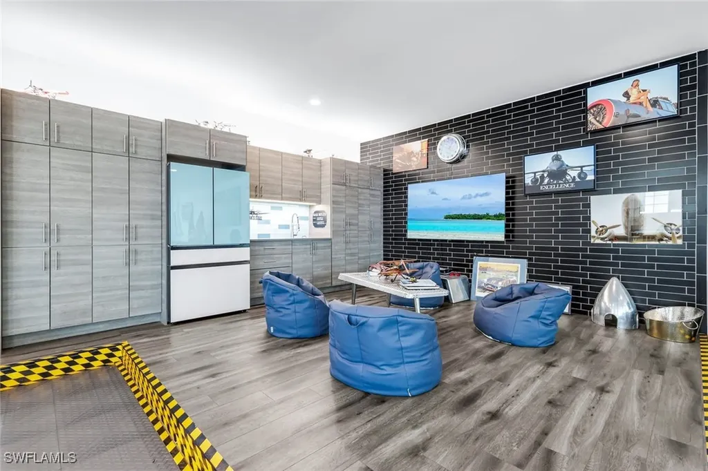 6677 Hunters Road Naples FL 34109