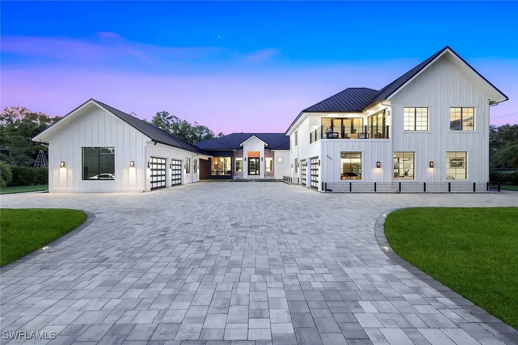 6677 Hunters Road Naples FL 34109