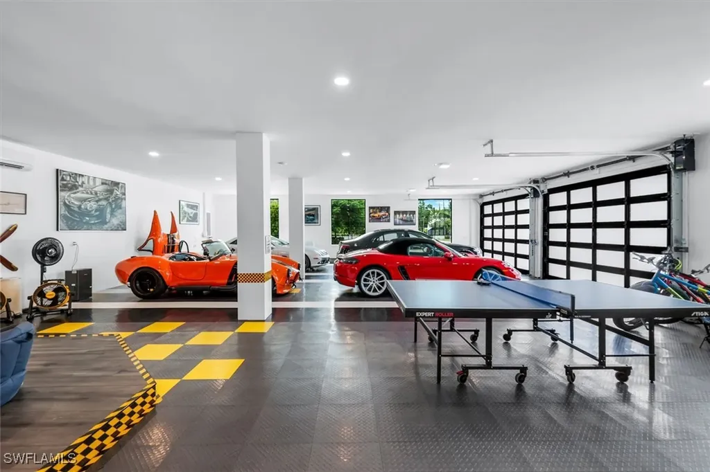 6677 Hunters Road Naples FL 34109