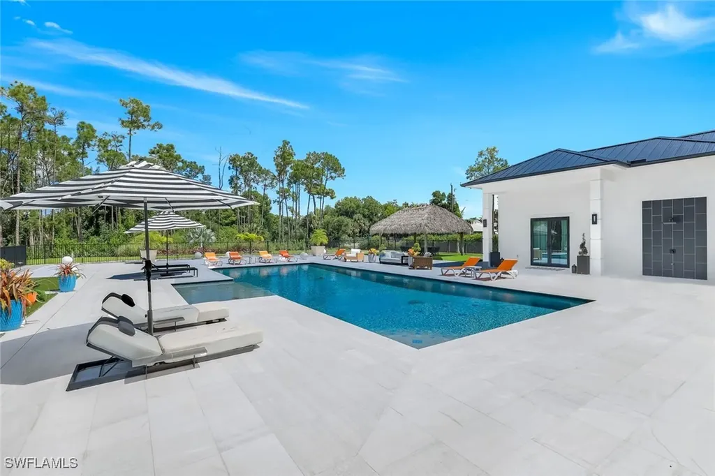 6677 Hunters Road Naples FL 34109