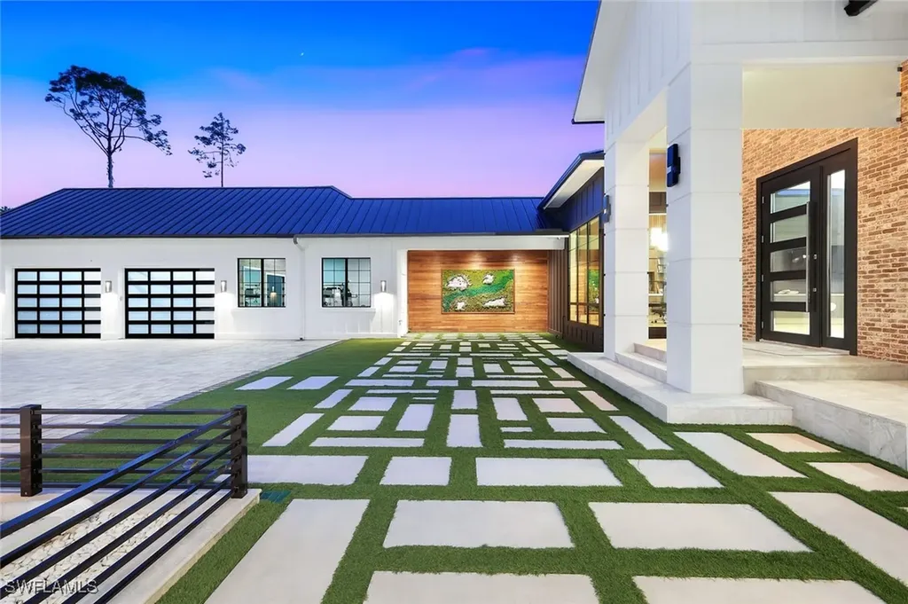 6677 Hunters Road Naples FL 34109