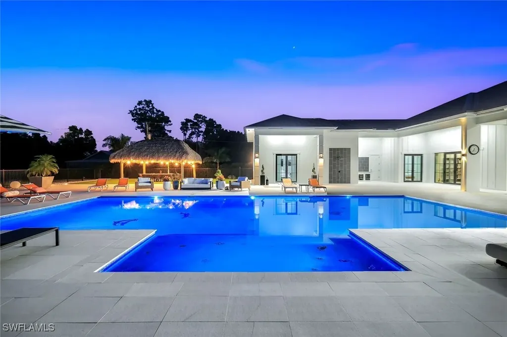 6677 Hunters Road Naples FL 34109