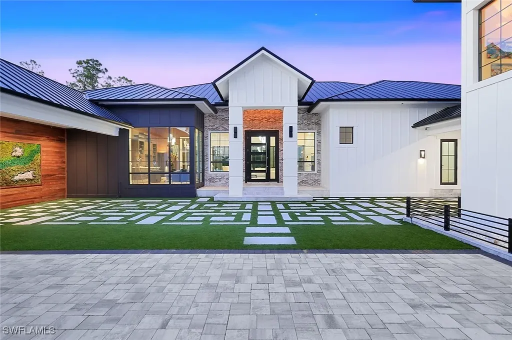 6677 Hunters Road Naples FL 34109