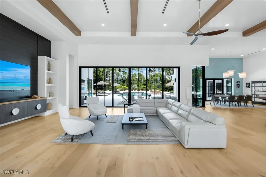 6677 Hunters Road Naples FL 34109