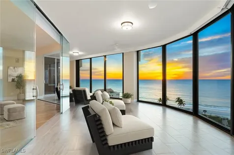 81 Seagate Drive Naples FL 34103