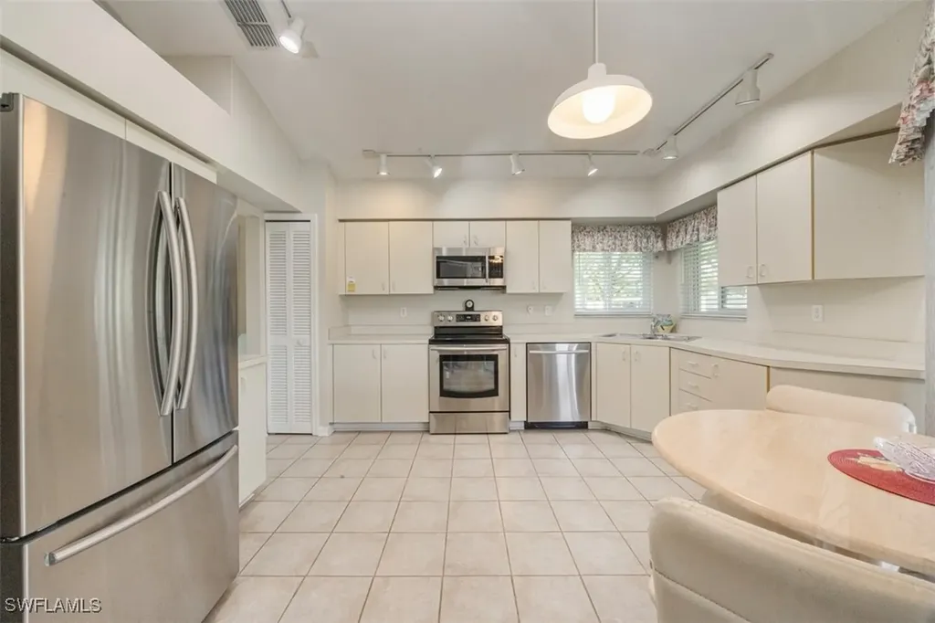 20990 Country Barn Drive Estero FL 33928