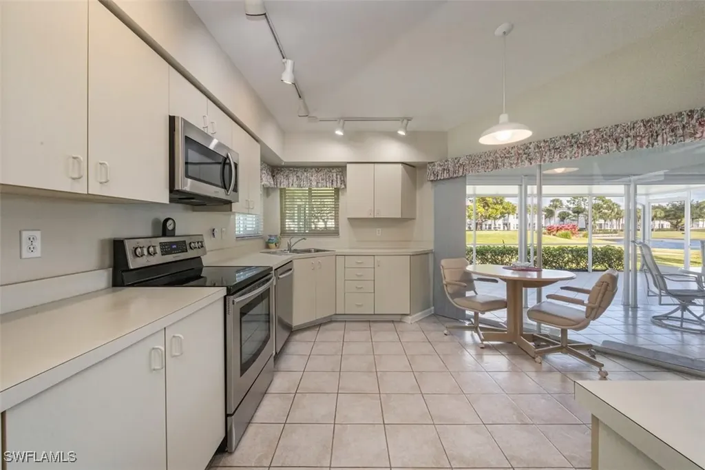 20990 Country Barn Drive Estero FL 33928