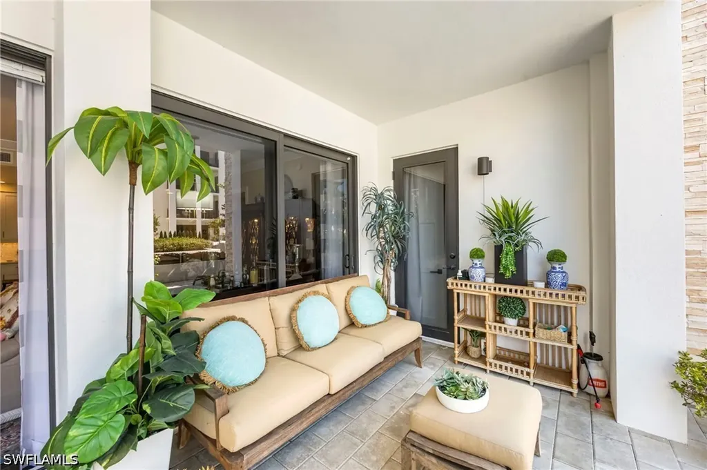 1030 3rd Avenue S Naples FL 34102